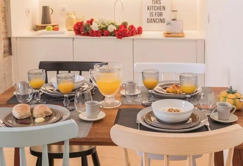 Almaria   Officina Real Apartments | Chiado