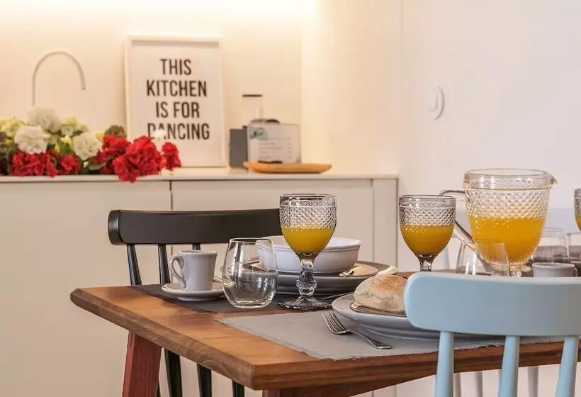 Almaria   Officina Real Apartments | Chiado