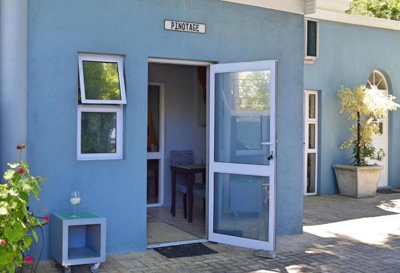 Отель 1aa Wilhelminia Apartments