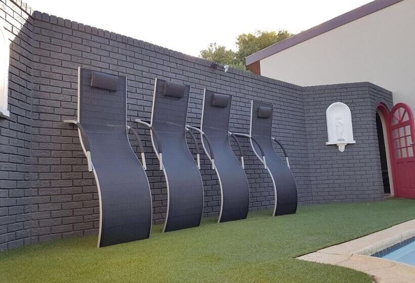 هتل A Queenslin Guesthouse