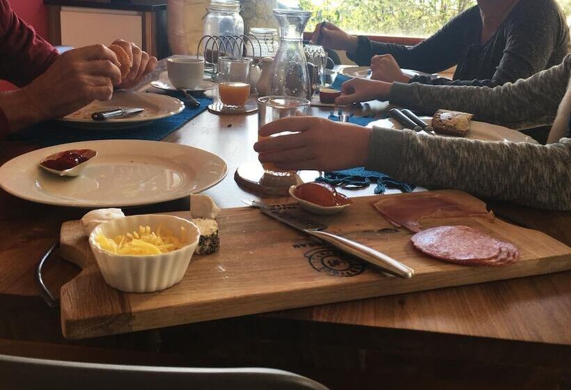 هتل A Queenslin Guesthouse