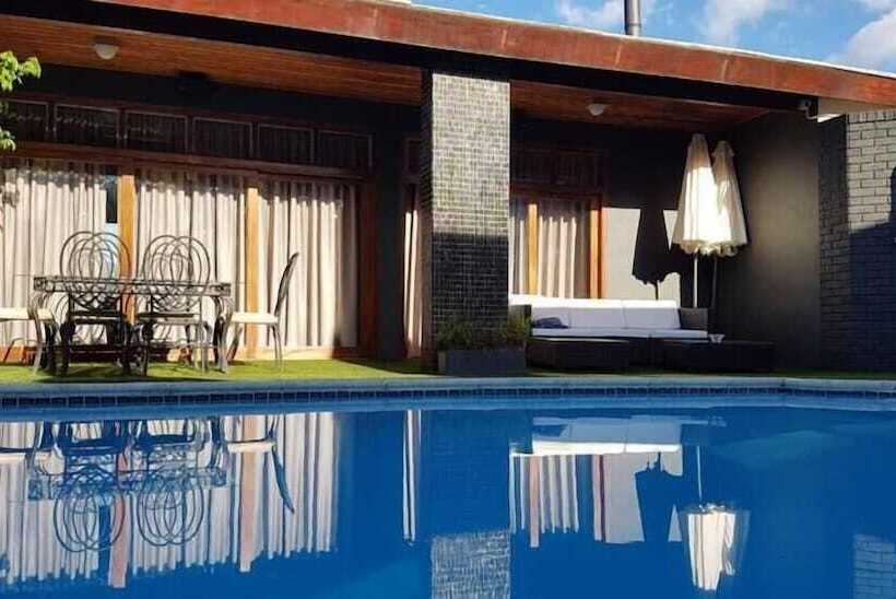 هتل A Queenslin Guesthouse