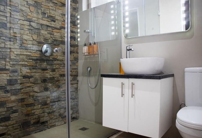 هتل A Queenslin Guesthouse