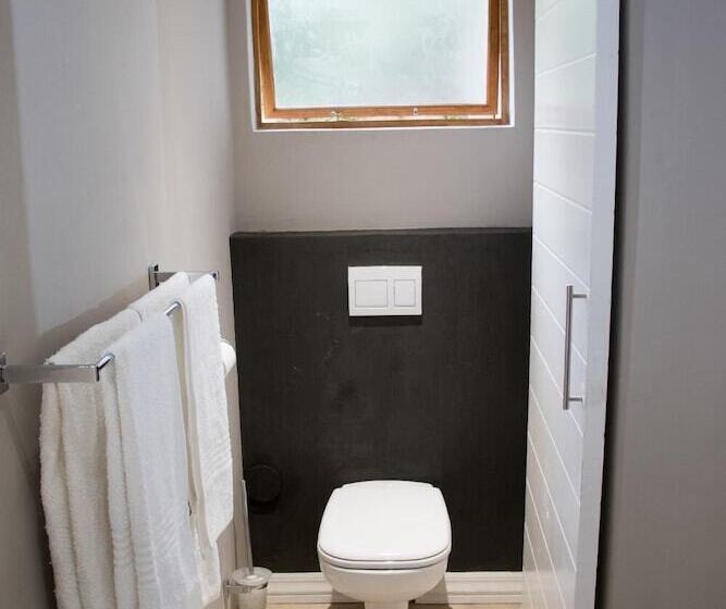 هتل A Queenslin Guesthouse