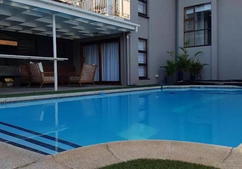 ホテル A Queenslin Guesthouse