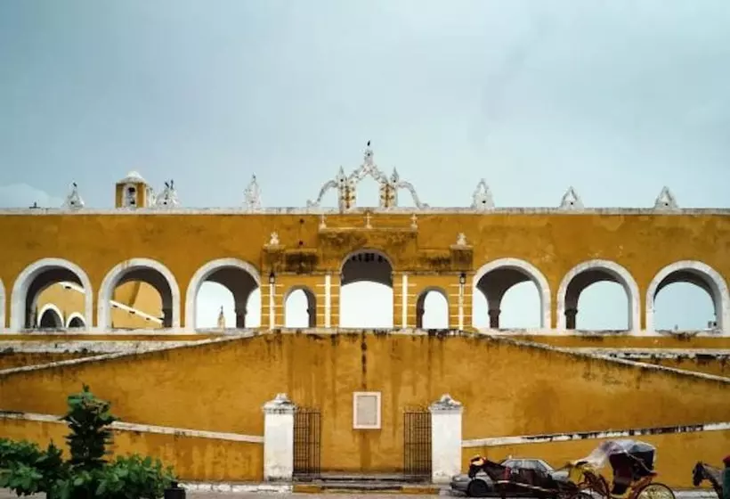 ホテル Coqui Coqui Casa De Los Santos Izamal  The Only One Suite Collection