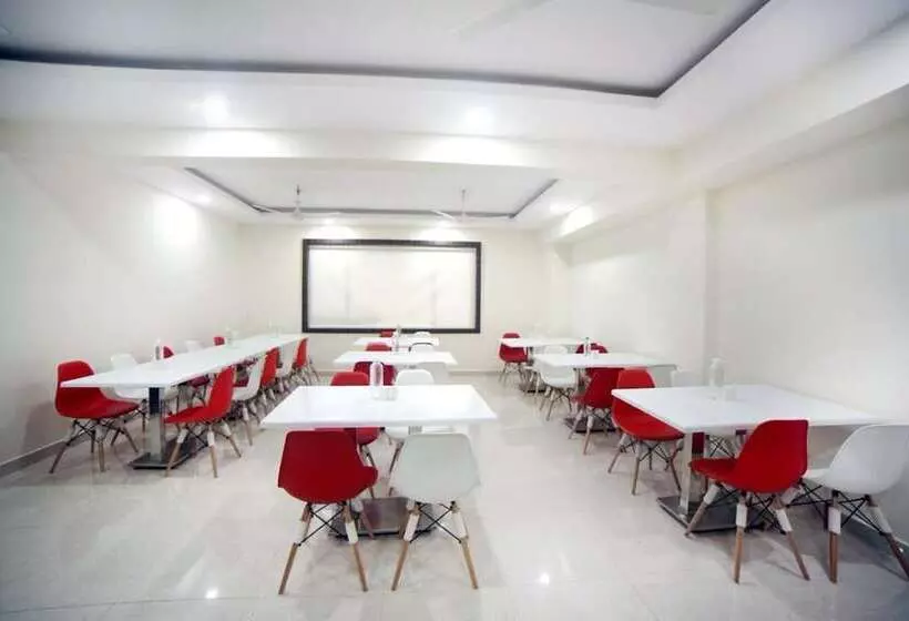 Fabhotel Pearl City Hitech City