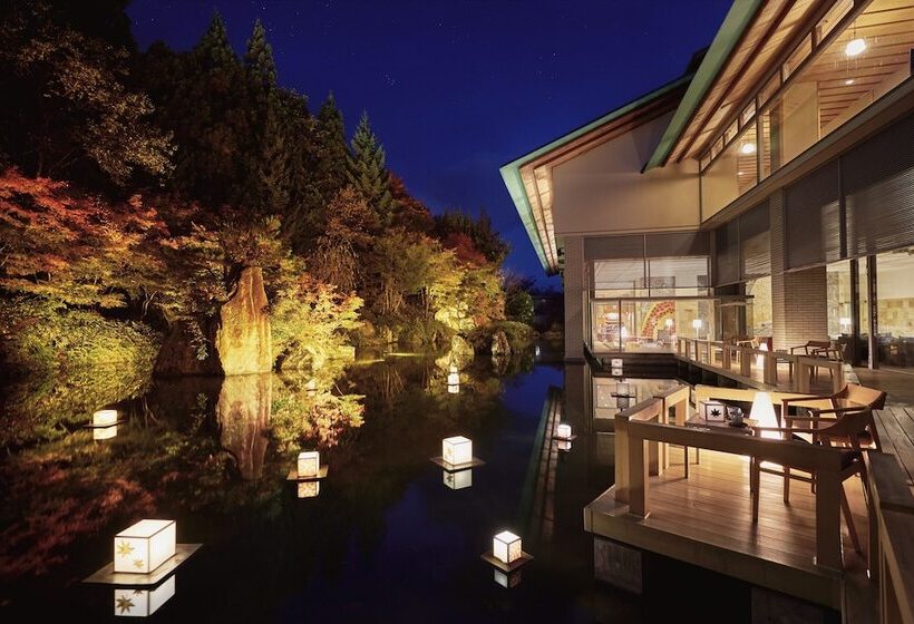 בית מלון כפרי Hoshino Resorts Kai Tsugaru