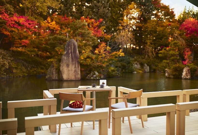 בית מלון כפרי Hoshino Resorts Kai Tsugaru