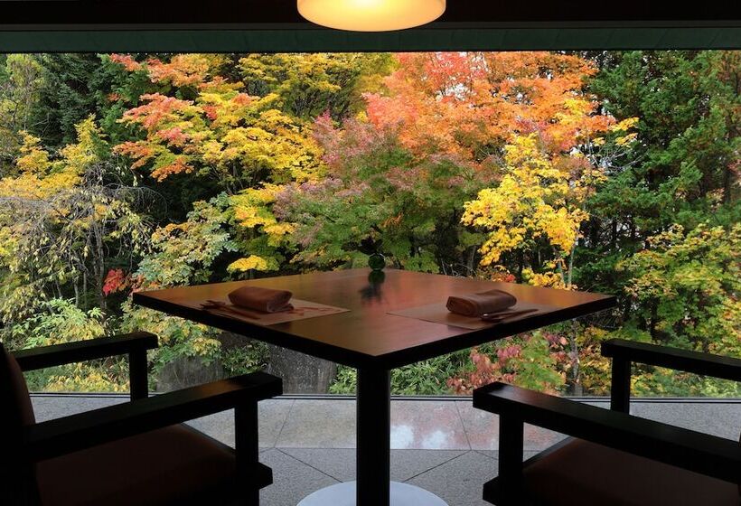 בית מלון כפרי Hoshino Resorts Kai Tsugaru