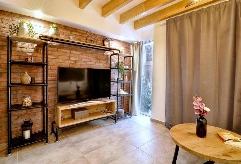 ホテル Kyveli Luxury Suites