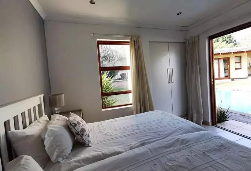 ホテル Somona Guest House