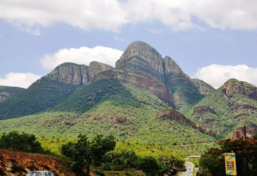 Hotelli Viewpoint Lodge & Safari Tours