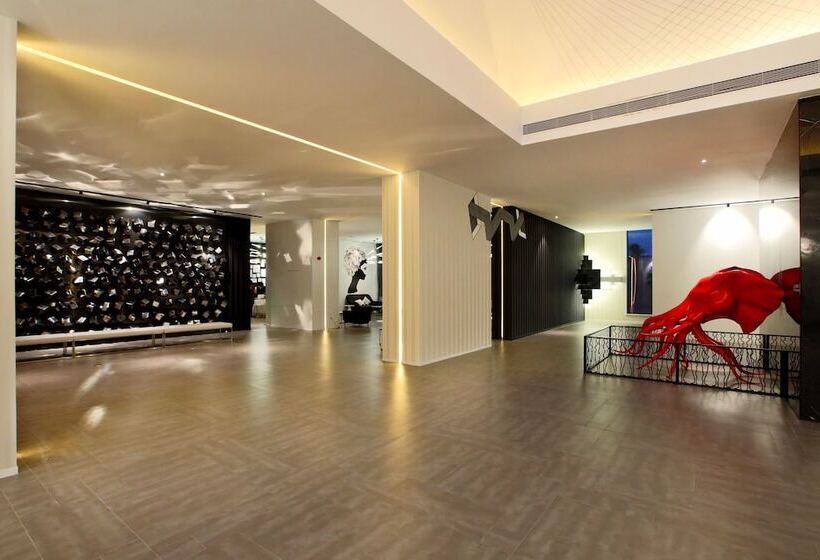 Orange Crystal Hotel Wusi Square Seaview