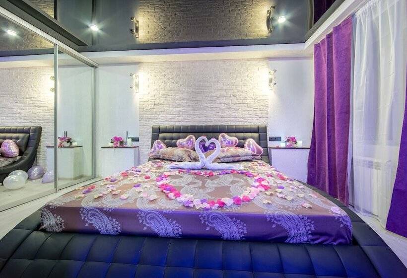 Alex Hotel On Rybatskaya