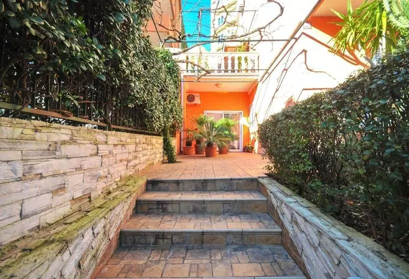 Apartments Orange