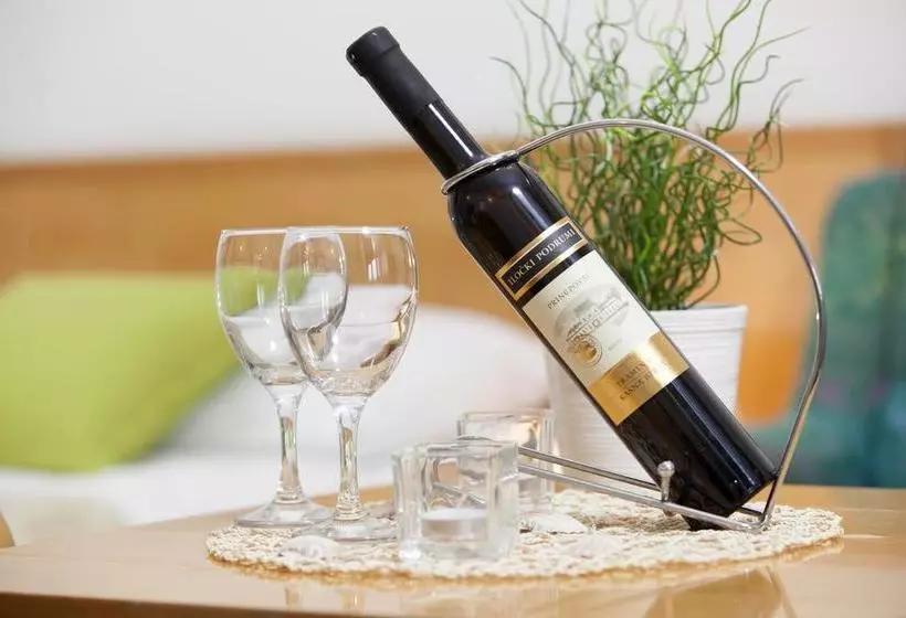 هتل Resort Duga Uvala