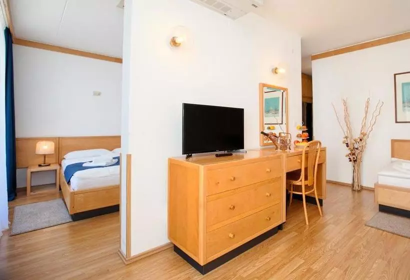 هتل Resort Duga Uvala