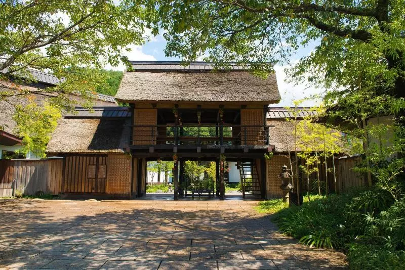 Hotelli Kawabaonsen Kayabukinogensenyuyado Yutorian