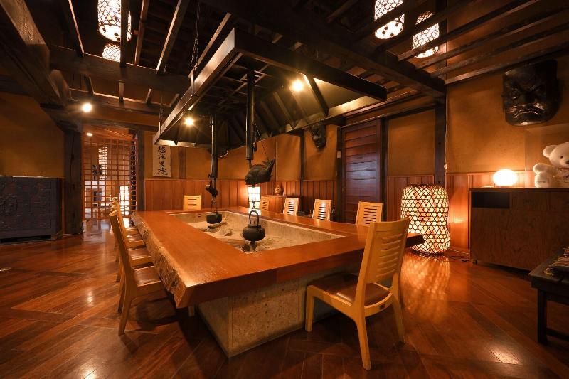 Отель Kawabaonsen Kayabukinogensenyuyado Yutorian