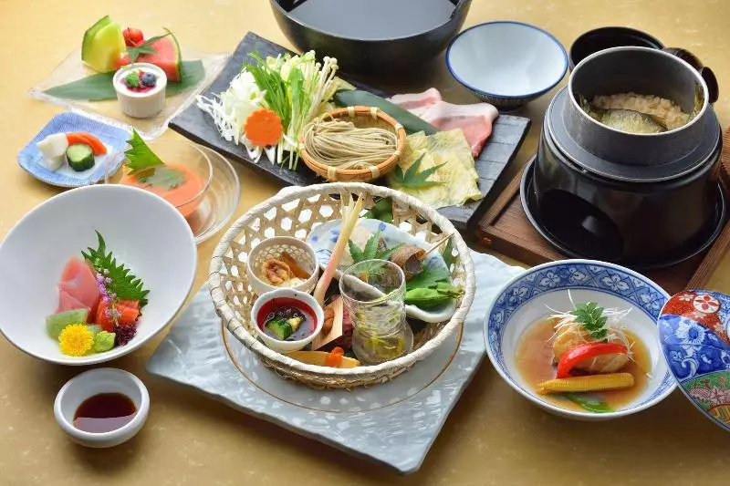 Hotelli Kawabaonsen Kayabukinogensenyuyado Yutorian