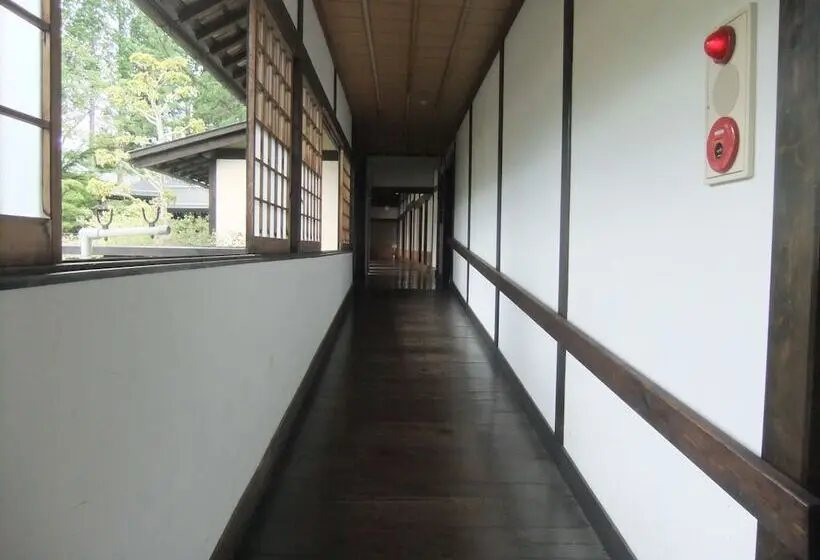 ホテル Koyasan Shukubo Jokiin