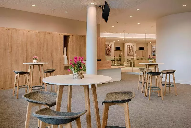 ホテル NH Toulouse Airport