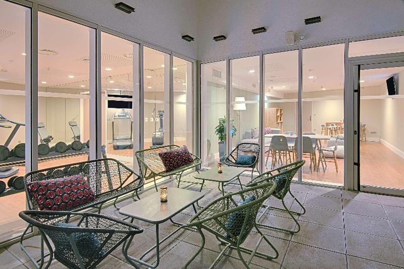 ホテル NH Toulouse Airport