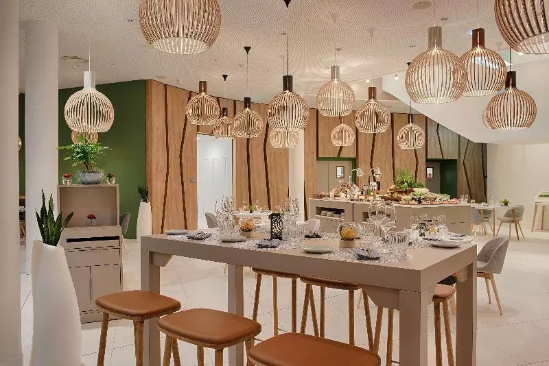 ホテル NH Toulouse Airport