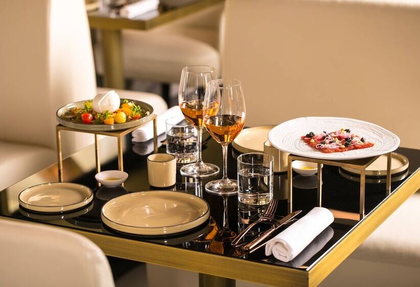 The Pantheon Iconic Rome Hotel, Autograph Collection