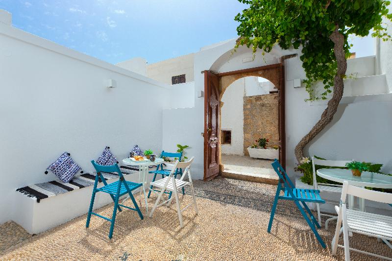 Lindos Citrin Studios