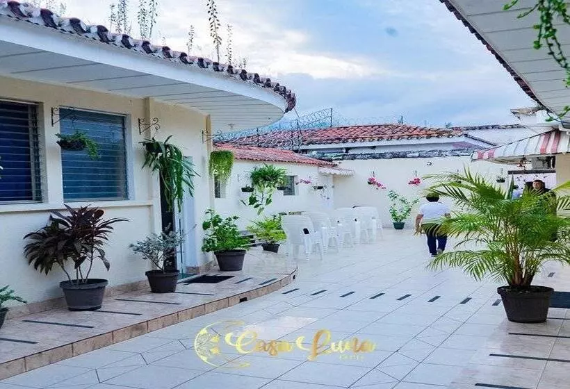 پانسیون Hostal Casa Luna