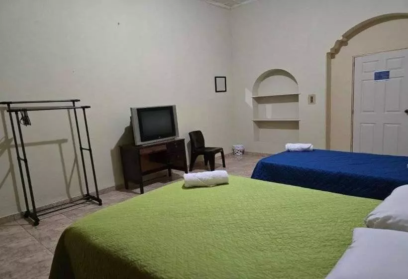 پانسیون Hostal Casa Luna
