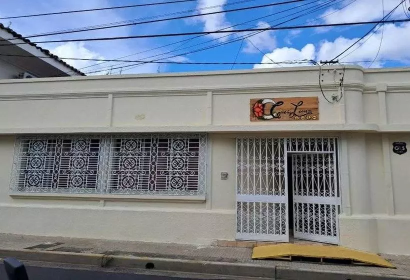 پانسیون Hostal Casa Luna