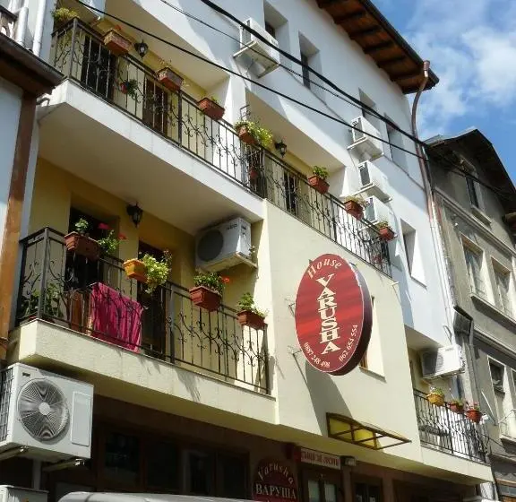 Family Hotel Varusha