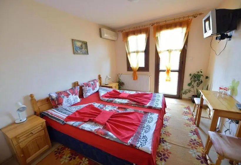 Family Hotel Varusha