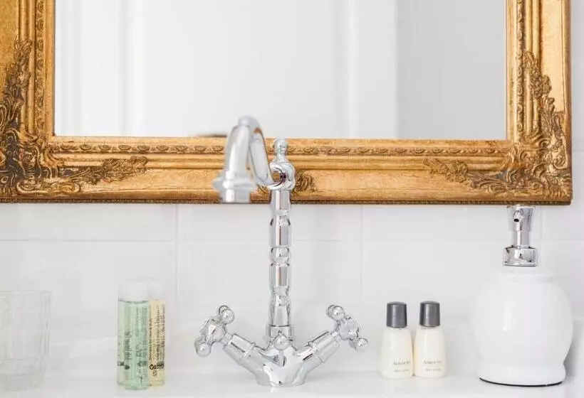 هتل Alessia's Place