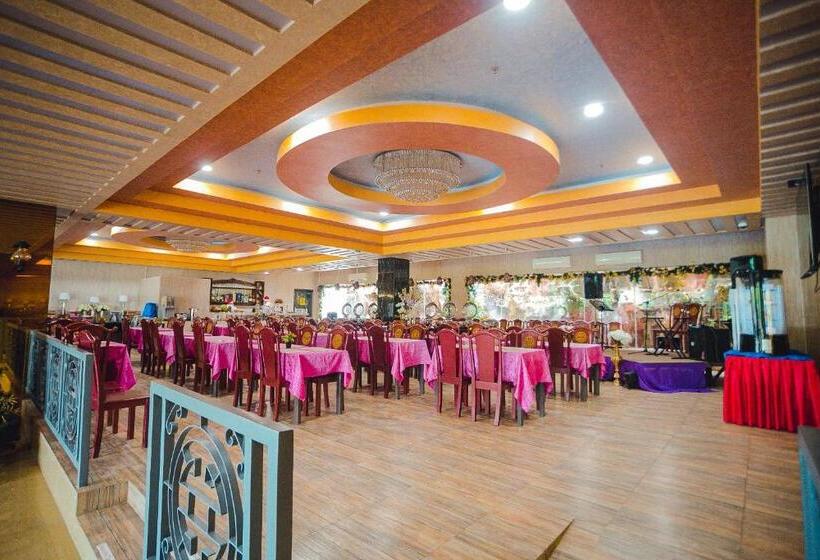 בית מלון כפרי Butuan Grand Palace