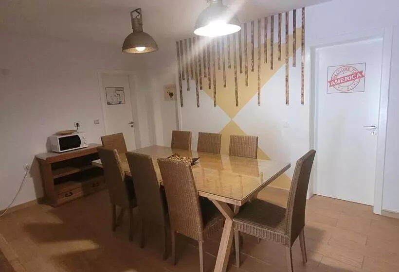 Hotelli Chabela S Hostel