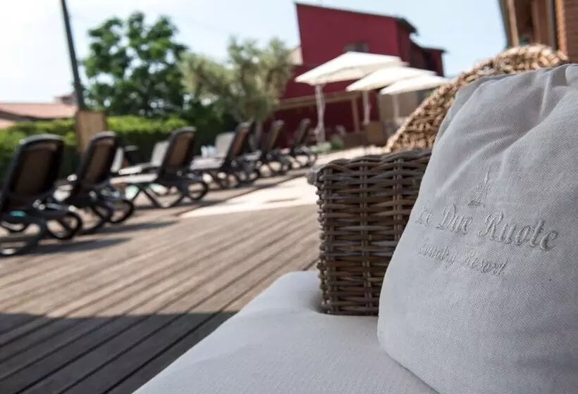 هتل Country Resort Le Due Ruote