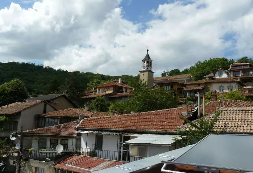 Family Hotel Varusha