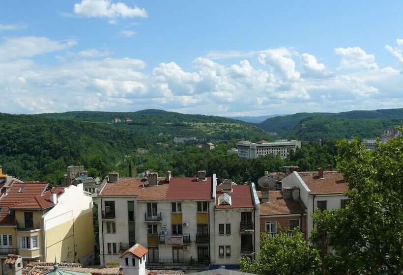 Family Hotel Varusha