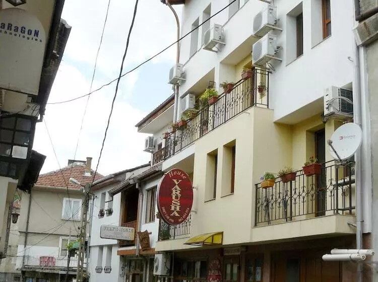 Family Hotel Varusha