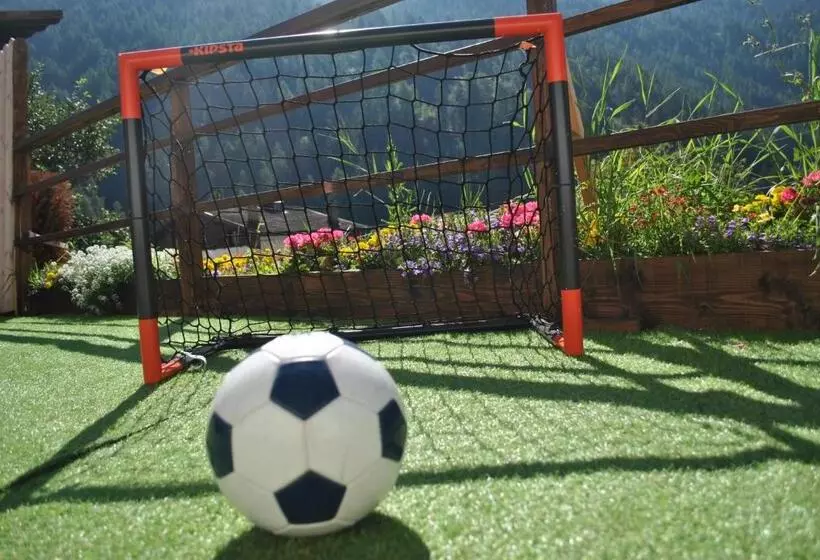 Hotelli L Millefiori Alpine Event Lodge