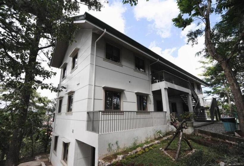 בית מלון כפרי Pine Breeze Cottages