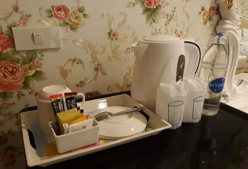 هتل The Ozone Airport Inn