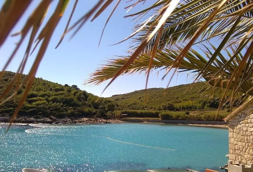 Hotelli Tourist Resort Milna Vis