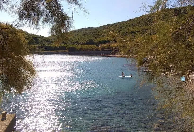 Hotelli Tourist Resort Milna Vis