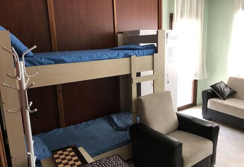 هتل Adana Hostel 1