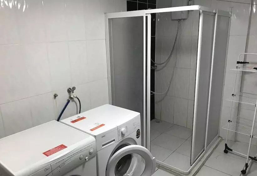 هتل Adana Hostel 1